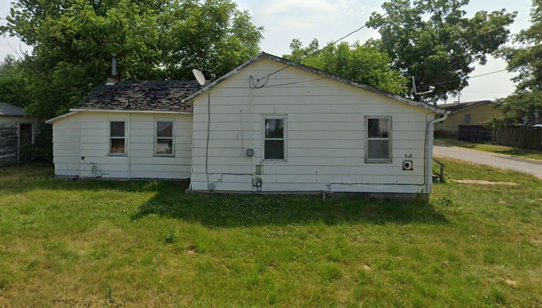 330 W AVENUE G, Lewistown, IL 61542