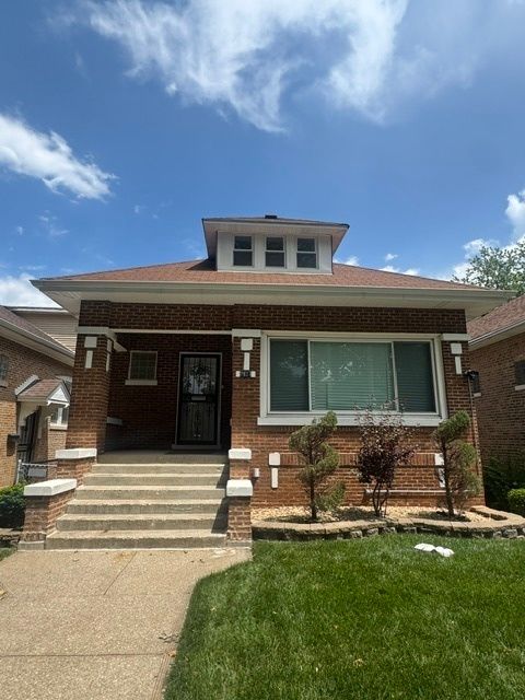 7937 S Crandon Avenue — Chicago, IL 60617