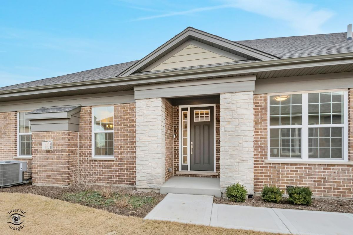 19209 Buncrana Circle, Tinley Park, IL 60487