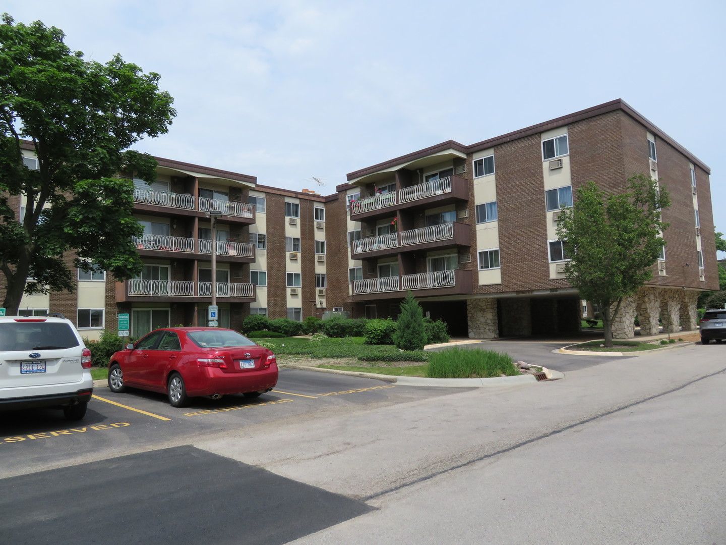 1311 S Finley Road #118 — Lombard, IL 60148