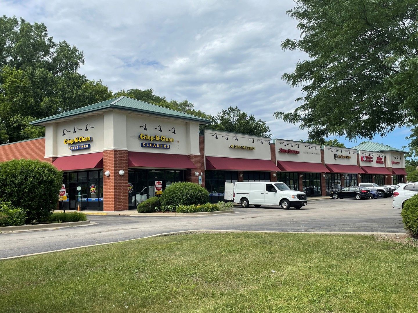 317-351 E Dundee Road — Palatine, IL 60074