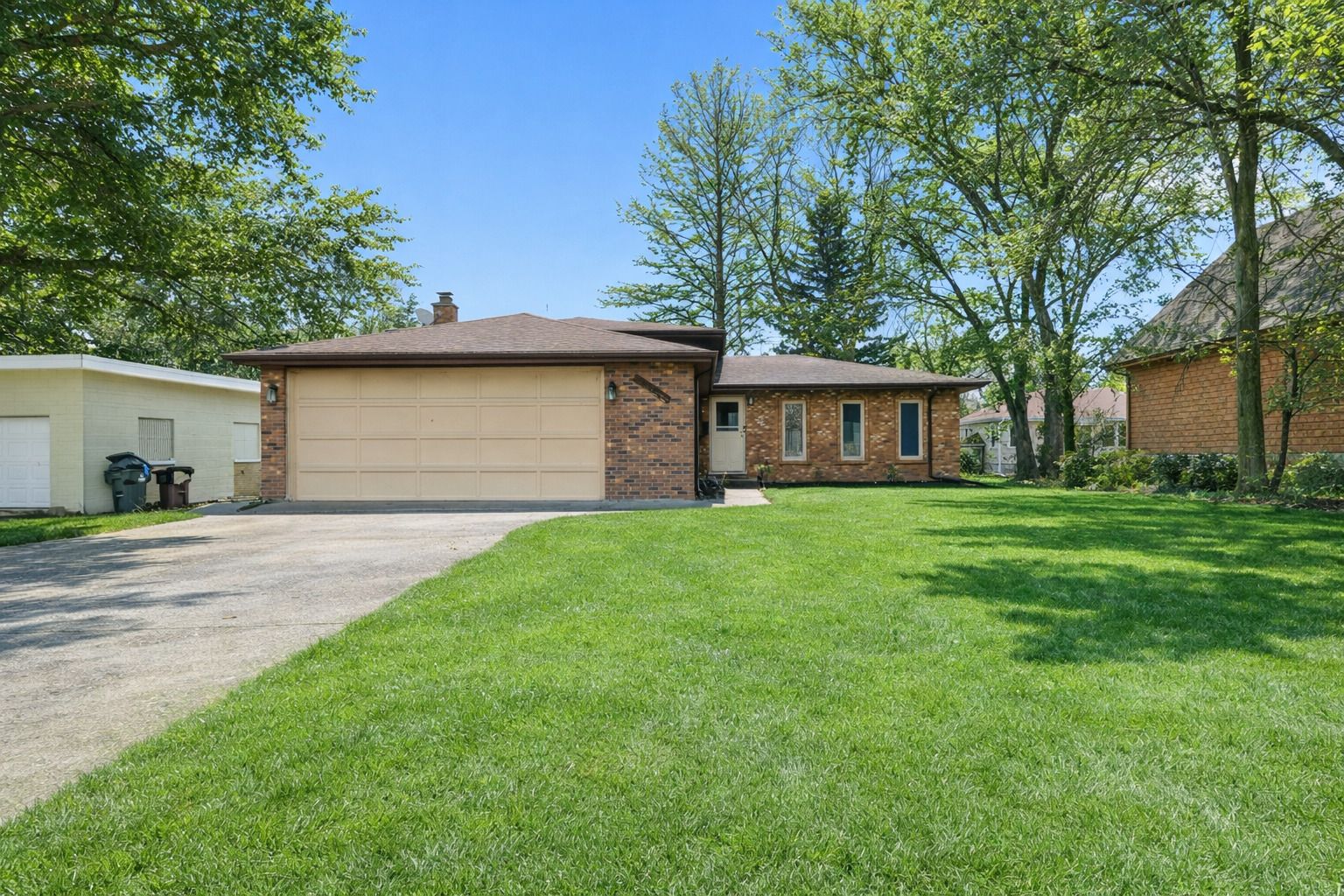 18341 Poplar Avenue — Homewood, IL 60430