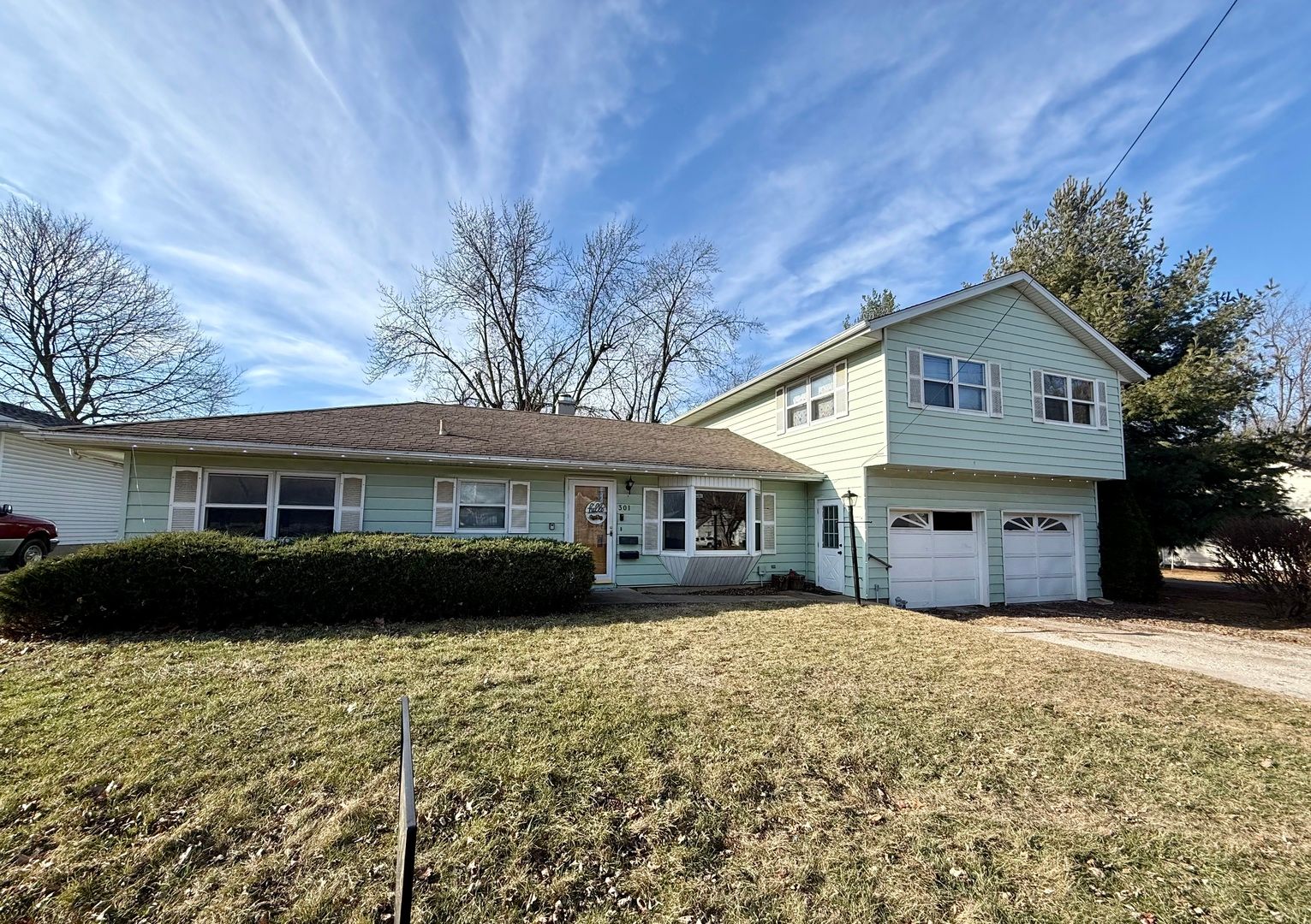 301 S Walnut Street — Clinton, IL 61727