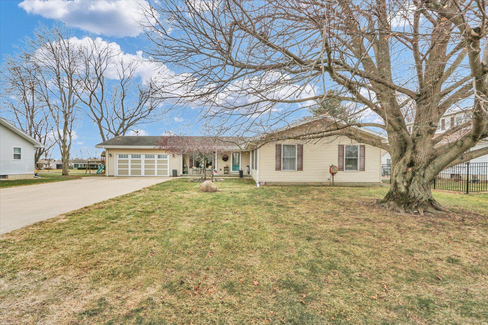 703 E Washington Street — Tolono, IL 61880