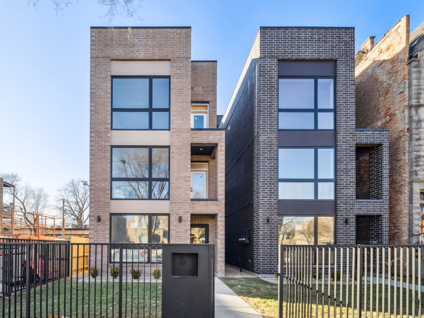 4206 S Calumet Avenue — Chicago, IL 60653