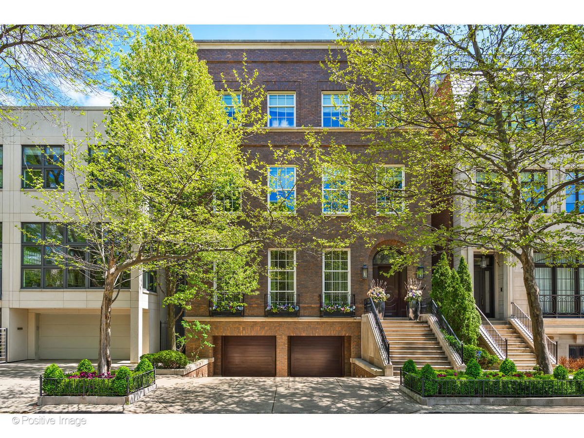 1853 Burling Street, Chicago, IL 60614