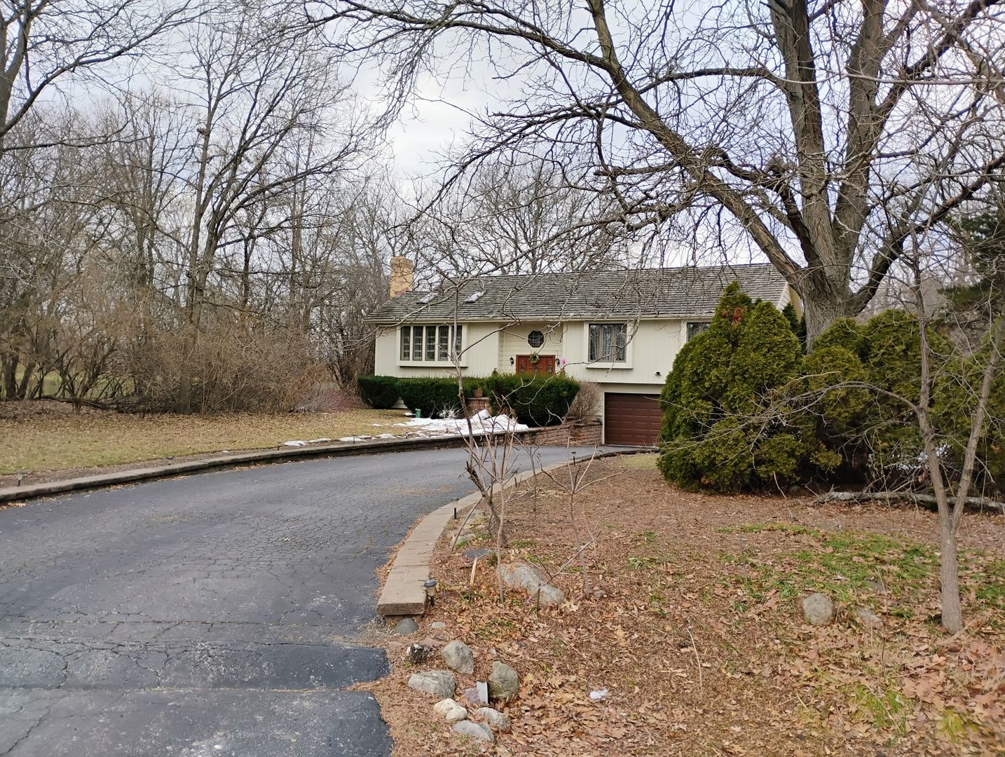 21 Sequoia Road — Hawthorn Woods, IL 60047