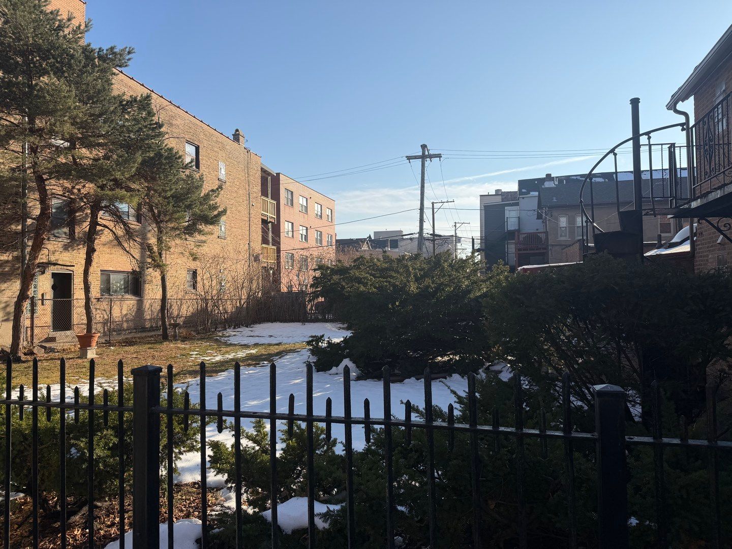 1041 W Polk Street — Chicago, IL 60607