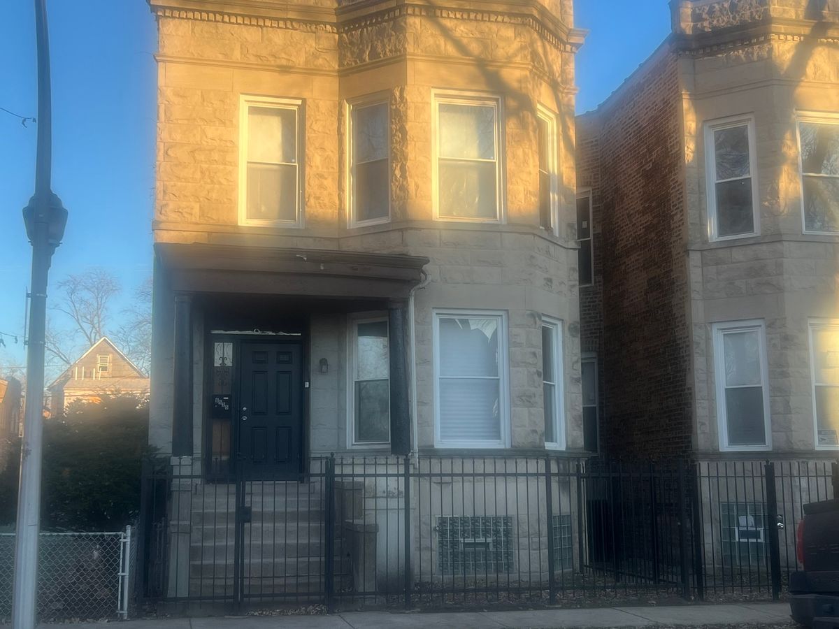 6525 Vernon Avenue, Chicago, IL 60637