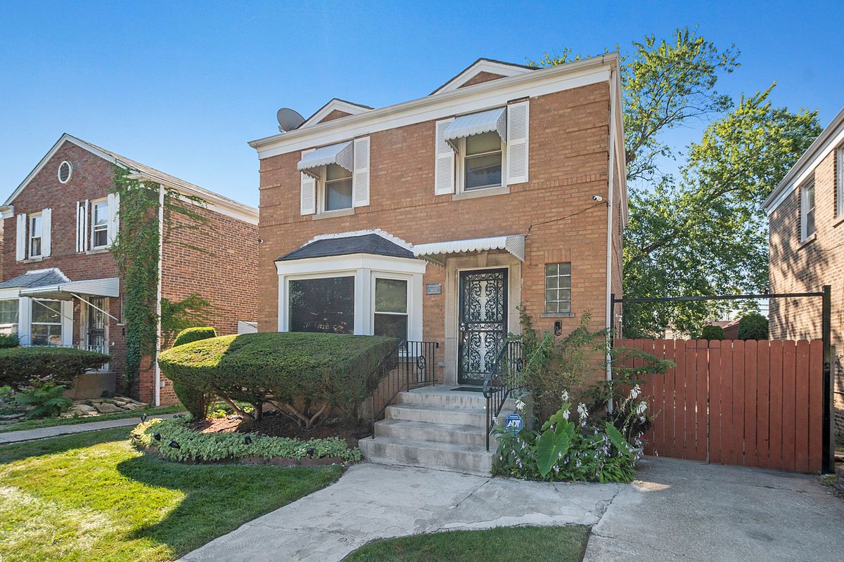 8816 Constance Avenue, Chicago, IL 60617