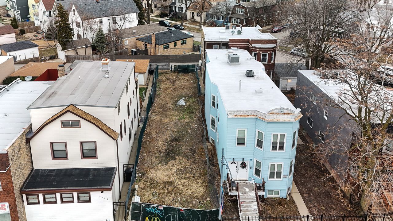 3675 N Elston Avenue — Chicago, IL 60618
