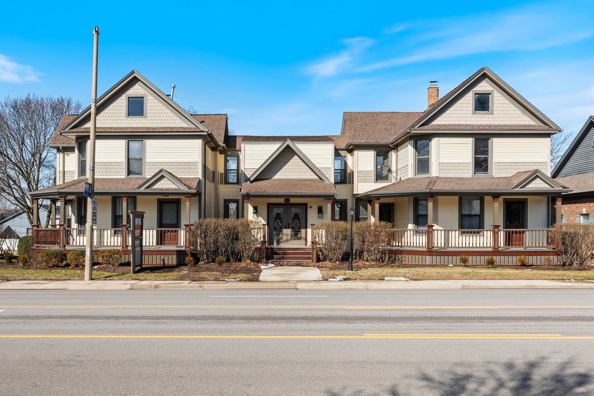 121 Washington Street, Naperville, IL 60540