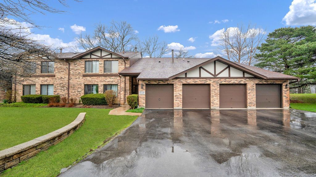 6267 Trinity Drive #2-D — Lisle, IL 60532