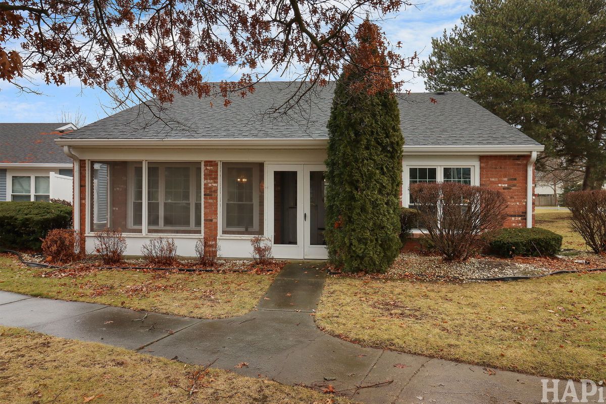 7205 Hastings Circle, Fox Lake, IL 60020