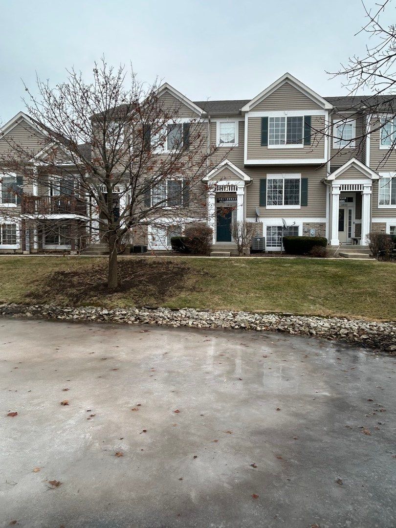 103 Enclave Circle #C — Bolingbrook, IL 60440