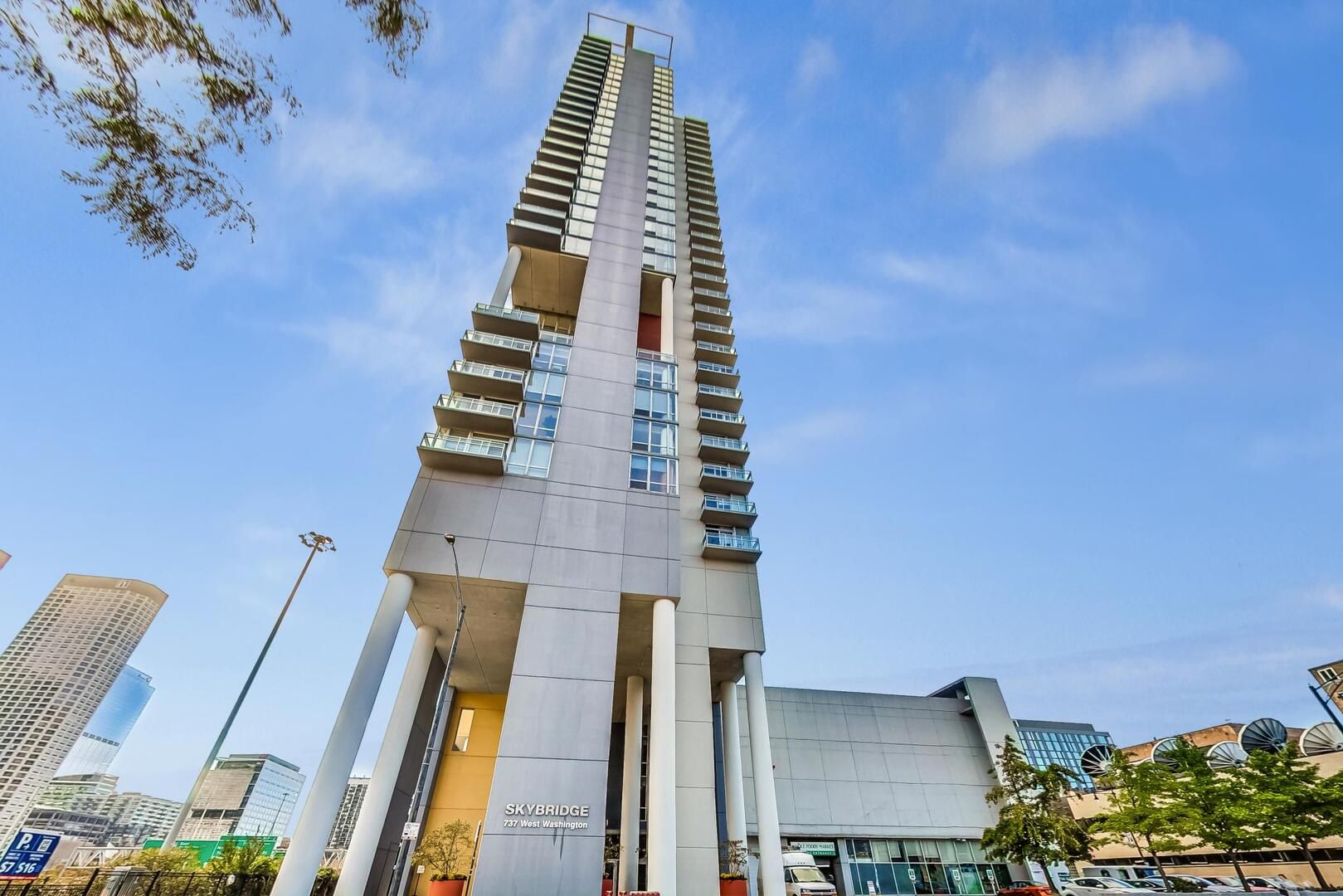 737 W Washington Boulevard #3110 — Chicago, IL 60661