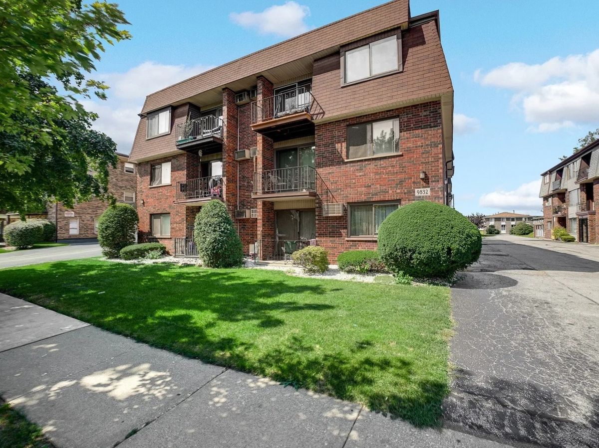9832 Nottingham Avenue, Chicago Ridge, IL 60415