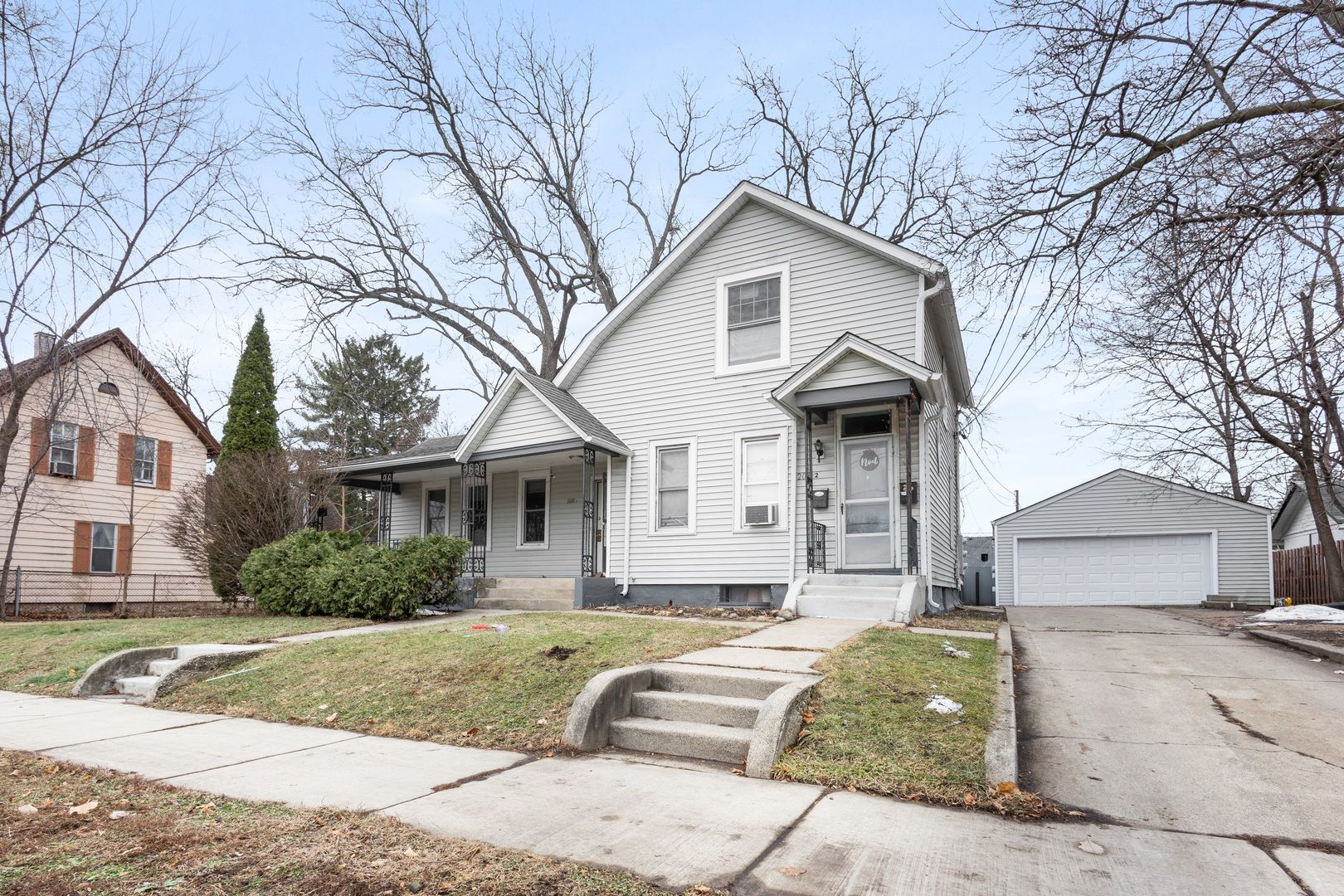 208 Moseley Street — Elgin, IL 60123