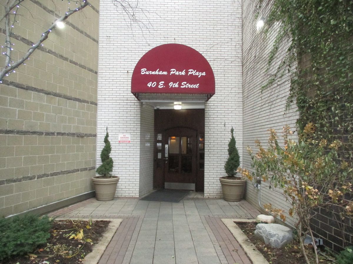 40 9TH Street, Chicago, IL 60605