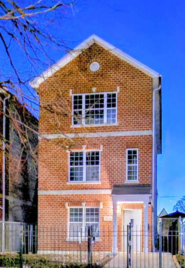 304 Parkside Avenue, Chicago, IL 60644