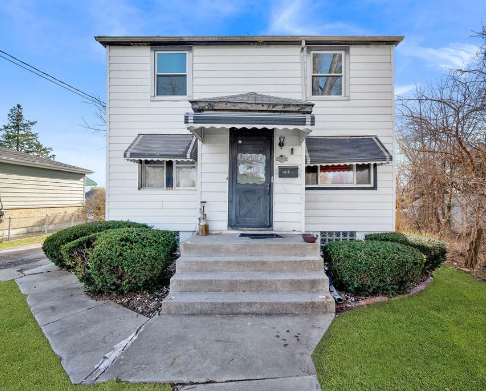 12565 Irving Avenue — Blue Island, IL 60406