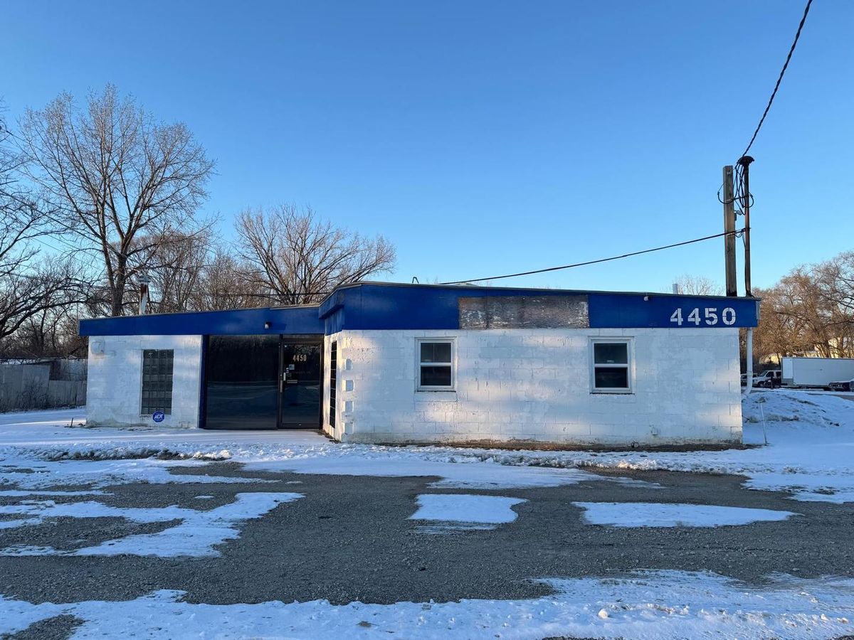 4450 Bull Valley Road, McHenry, IL 60050