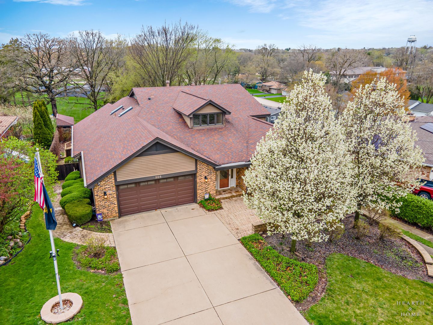 305 N Dale Avenue — McHenry, IL 60050