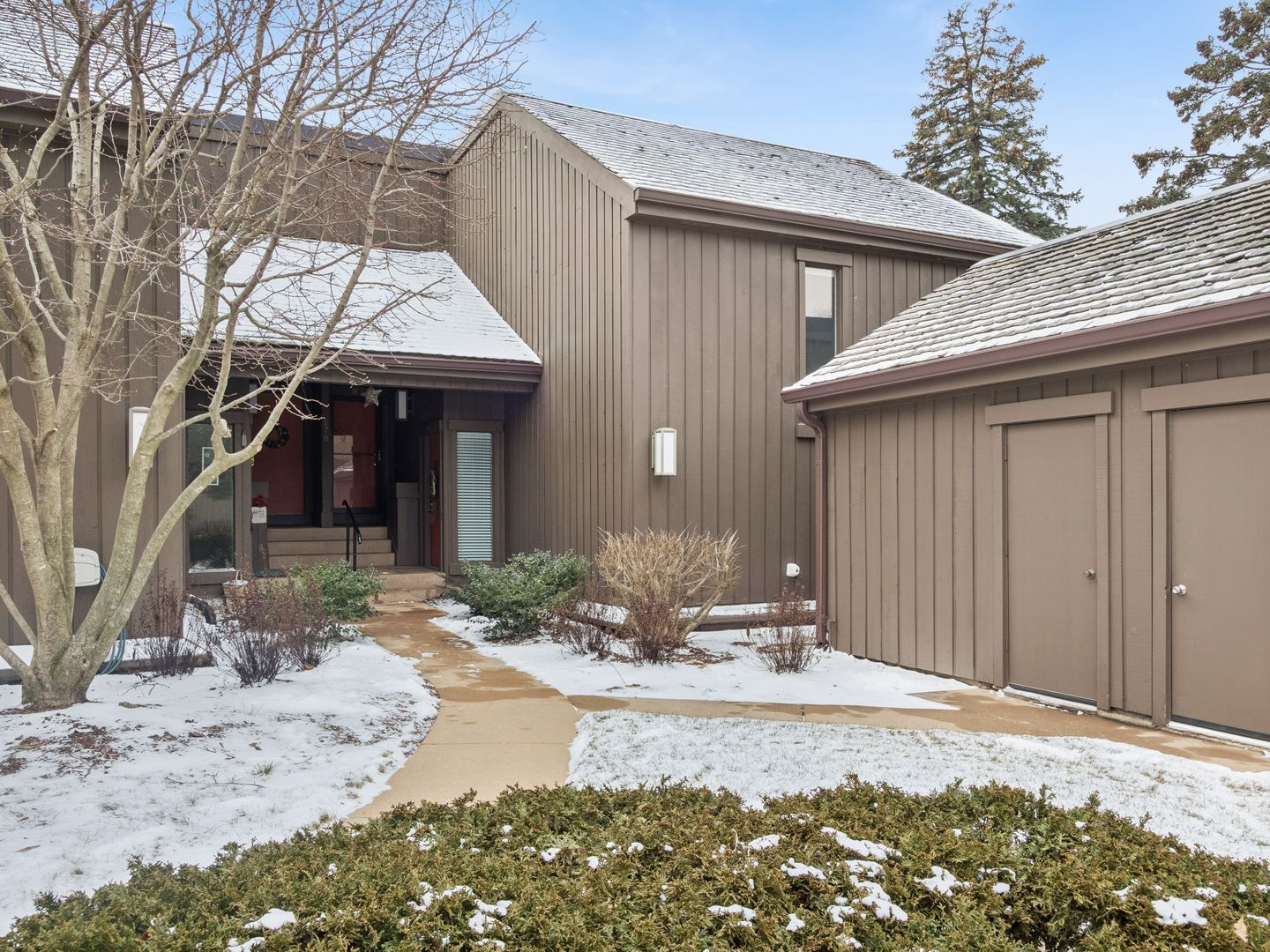 276 Old Barn Road #276-B — Barrington, IL 60010