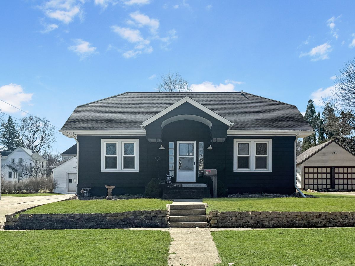 327 Garfield Street, Freeport, IL 61032