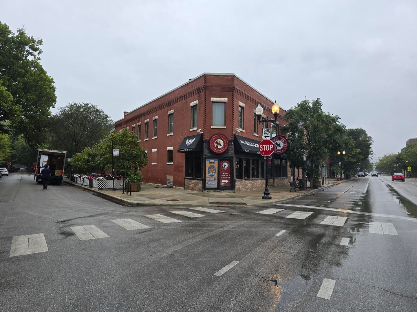 4263 N Lincoln Avenue — Chicago, IL 60618