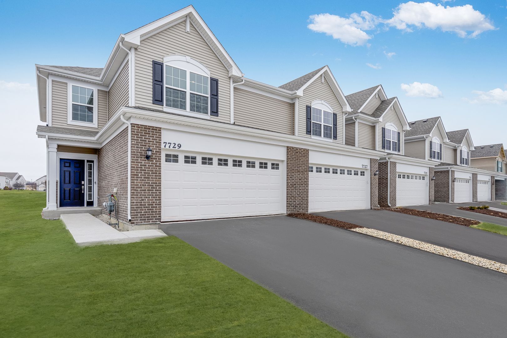 7729 Nightshade Lane — Joliet, IL 60431