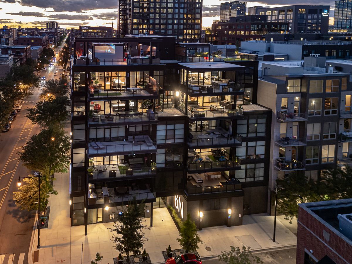 6 Carpenter Street, Chicago, IL 60607