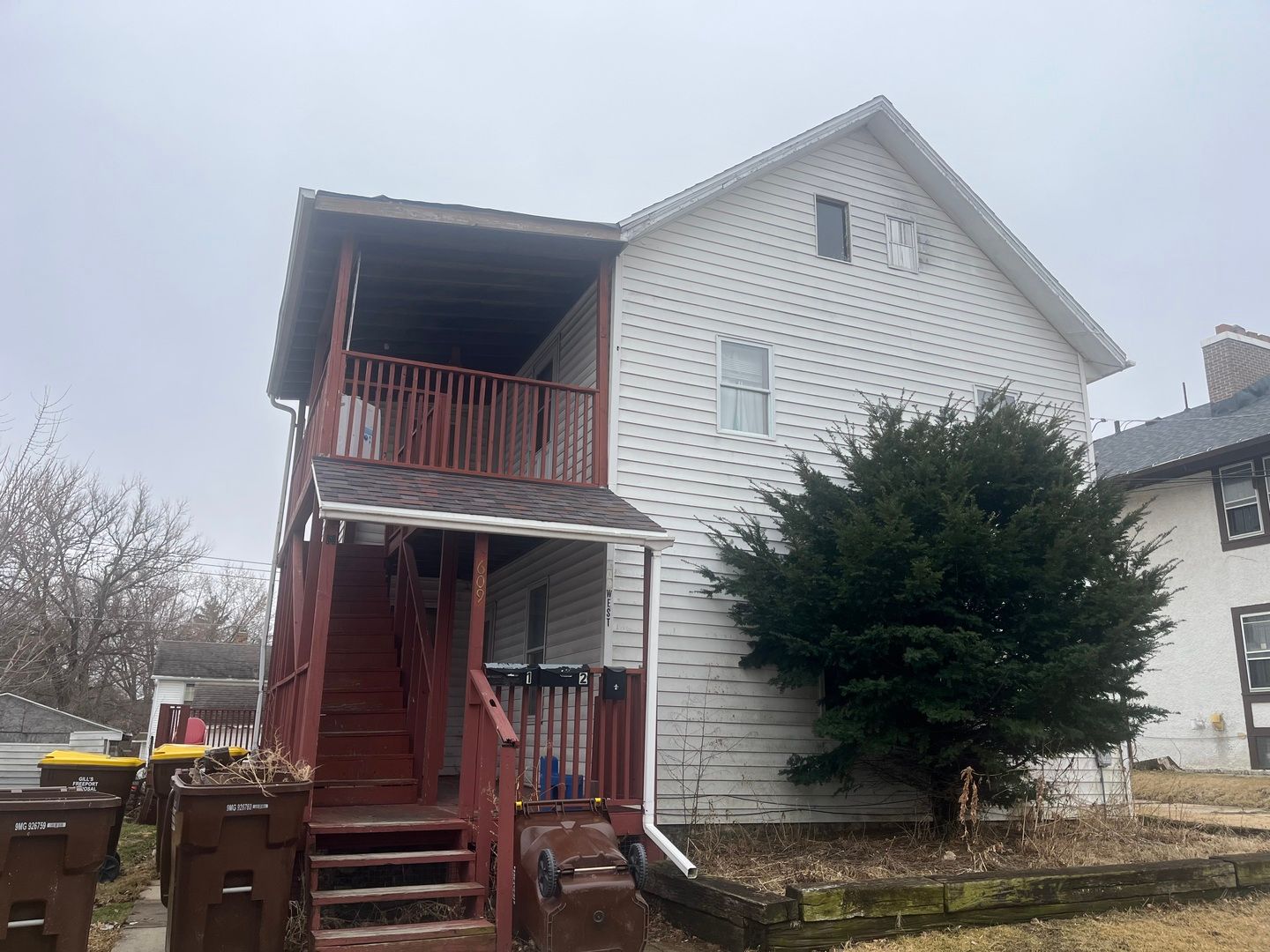 609 Pleasant Street — Freeport, IL 61032