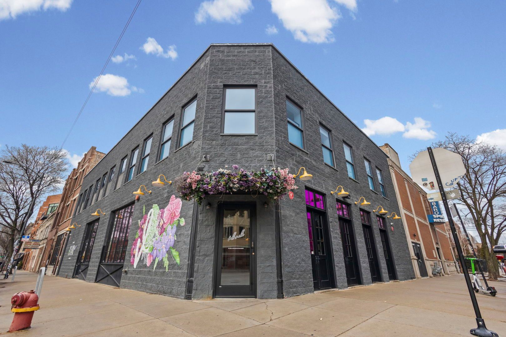 2500 W Chicago Avenue — Chicago, IL 60622
