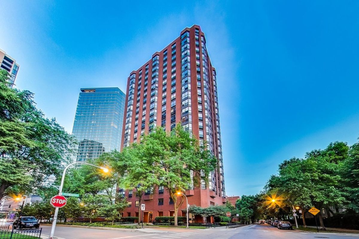 901 Plymouth Court, Chicago, IL 60605