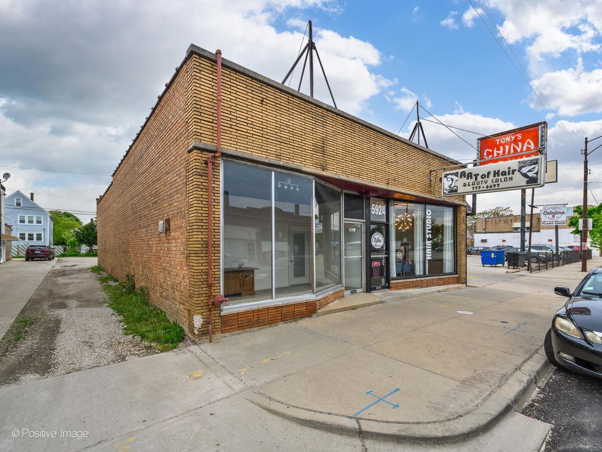 5924 Lawrence Avenue, Chicago, IL 60630