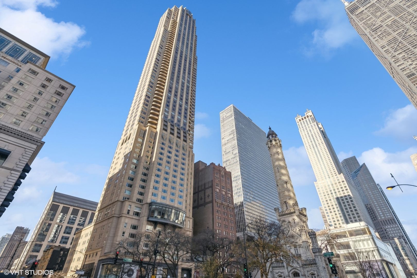 800 N MICHIGAN Avenue #3501 — Chicago, IL 60611