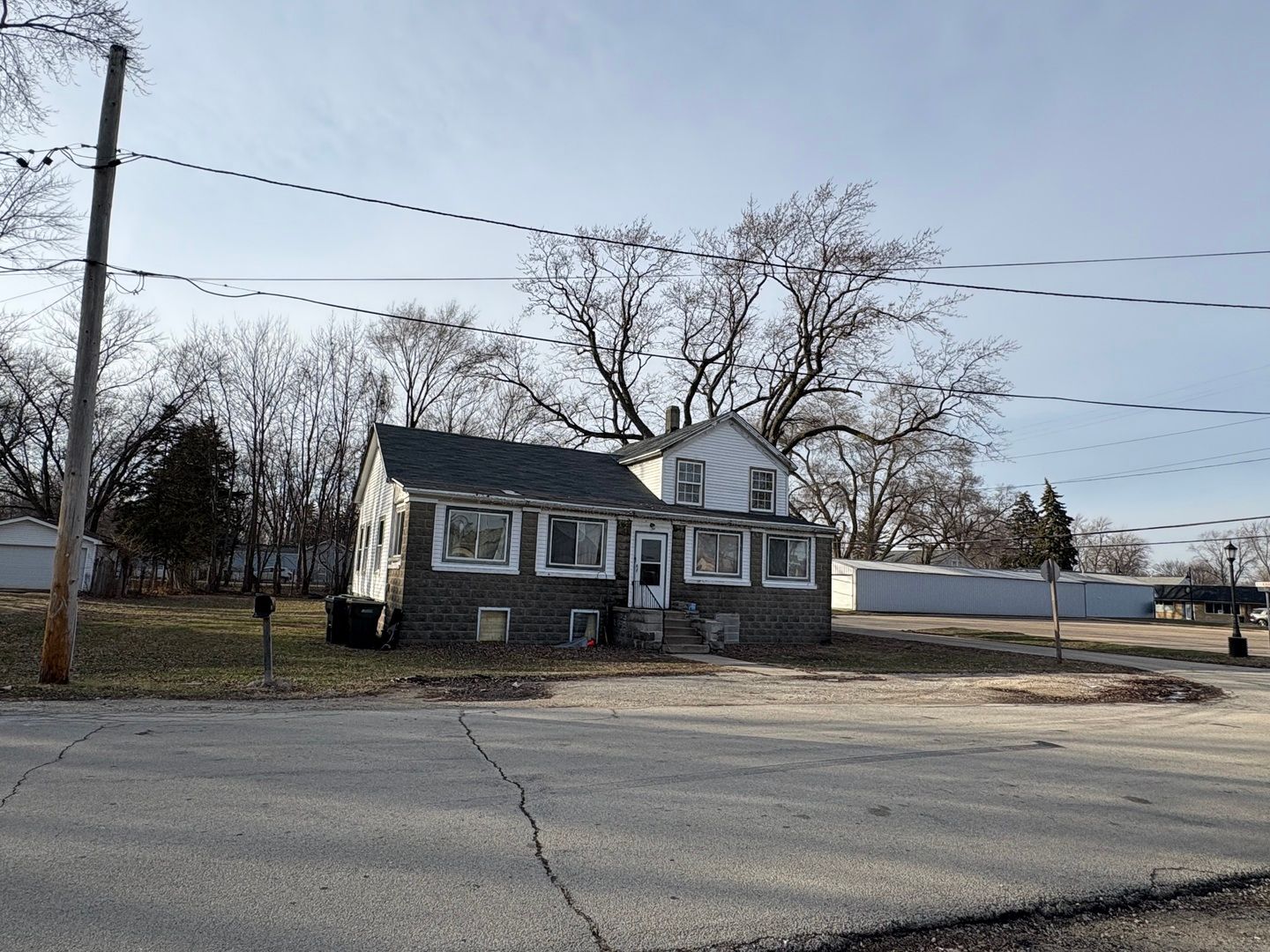 158 S Railroad Street — Braidwood, IL 60408