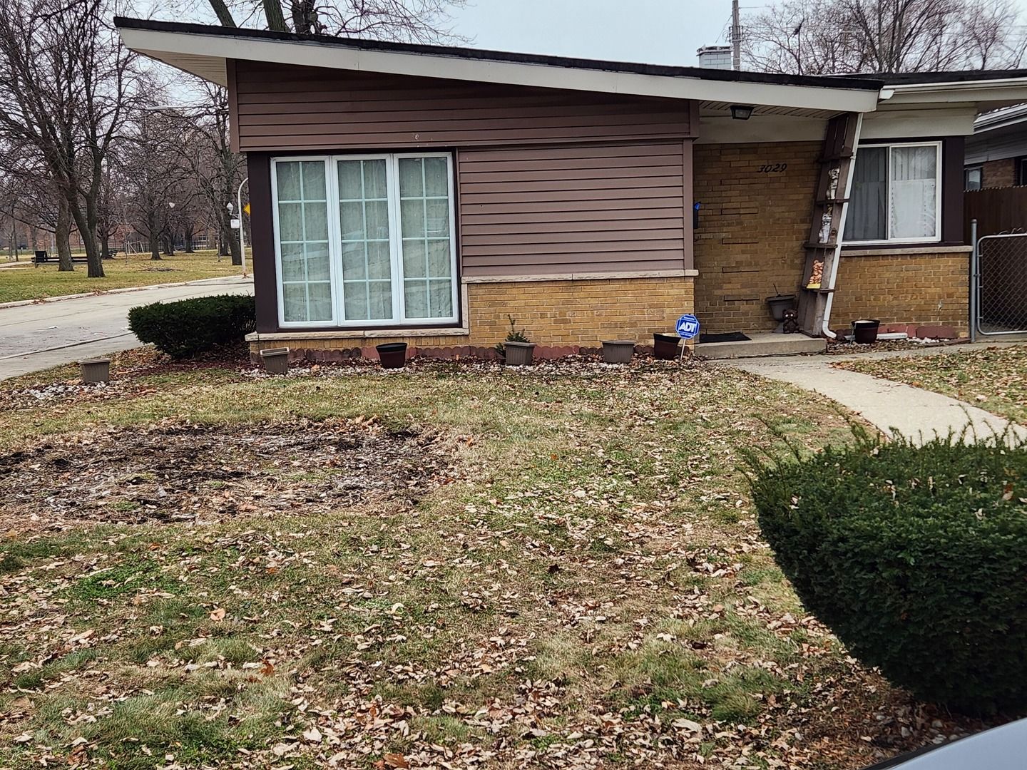 3029 W 83rd Place — Chicago, IL 60652