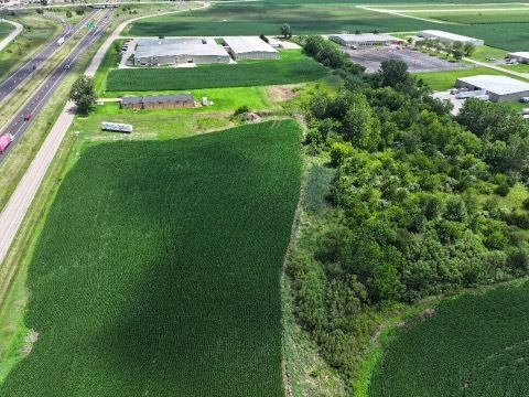 3700 Plank Road — Peru, IL 61354