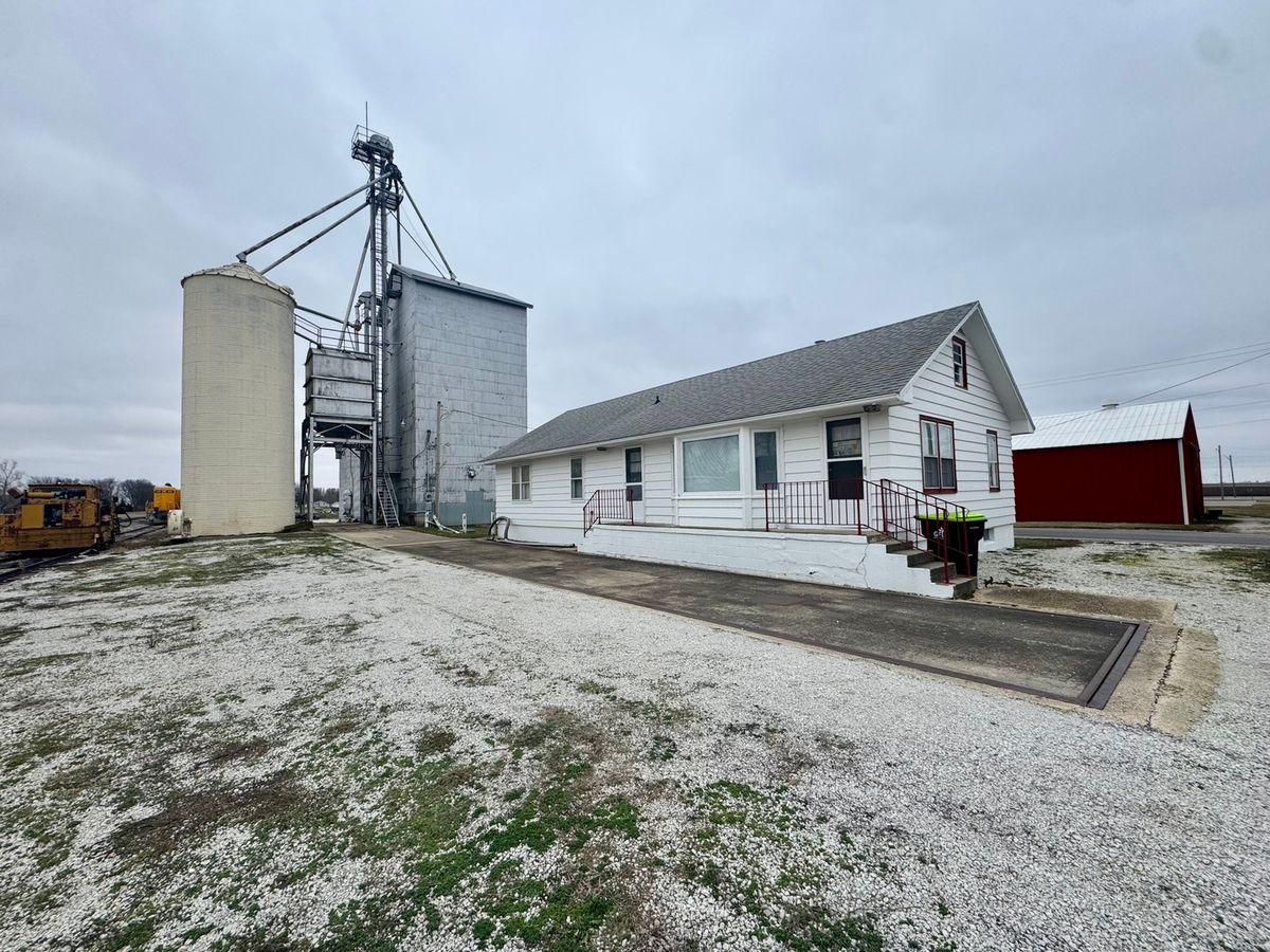 201 Main Street, Wapella, IL 61777