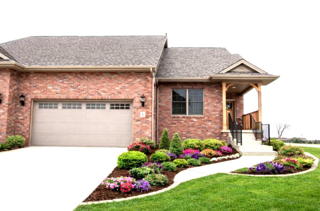 1 Saint Ivans Circle — Bloomington, IL 61705