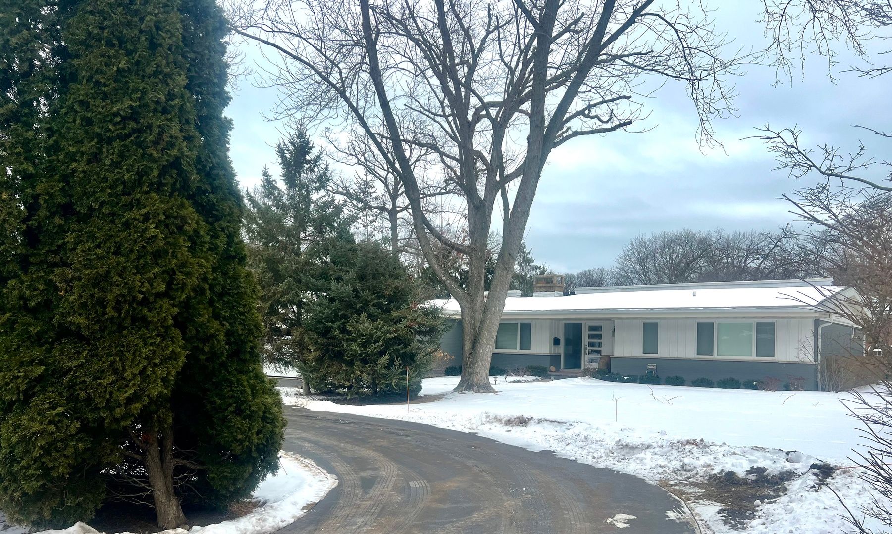 205 Sheridan Road — Highland Park, IL 60035