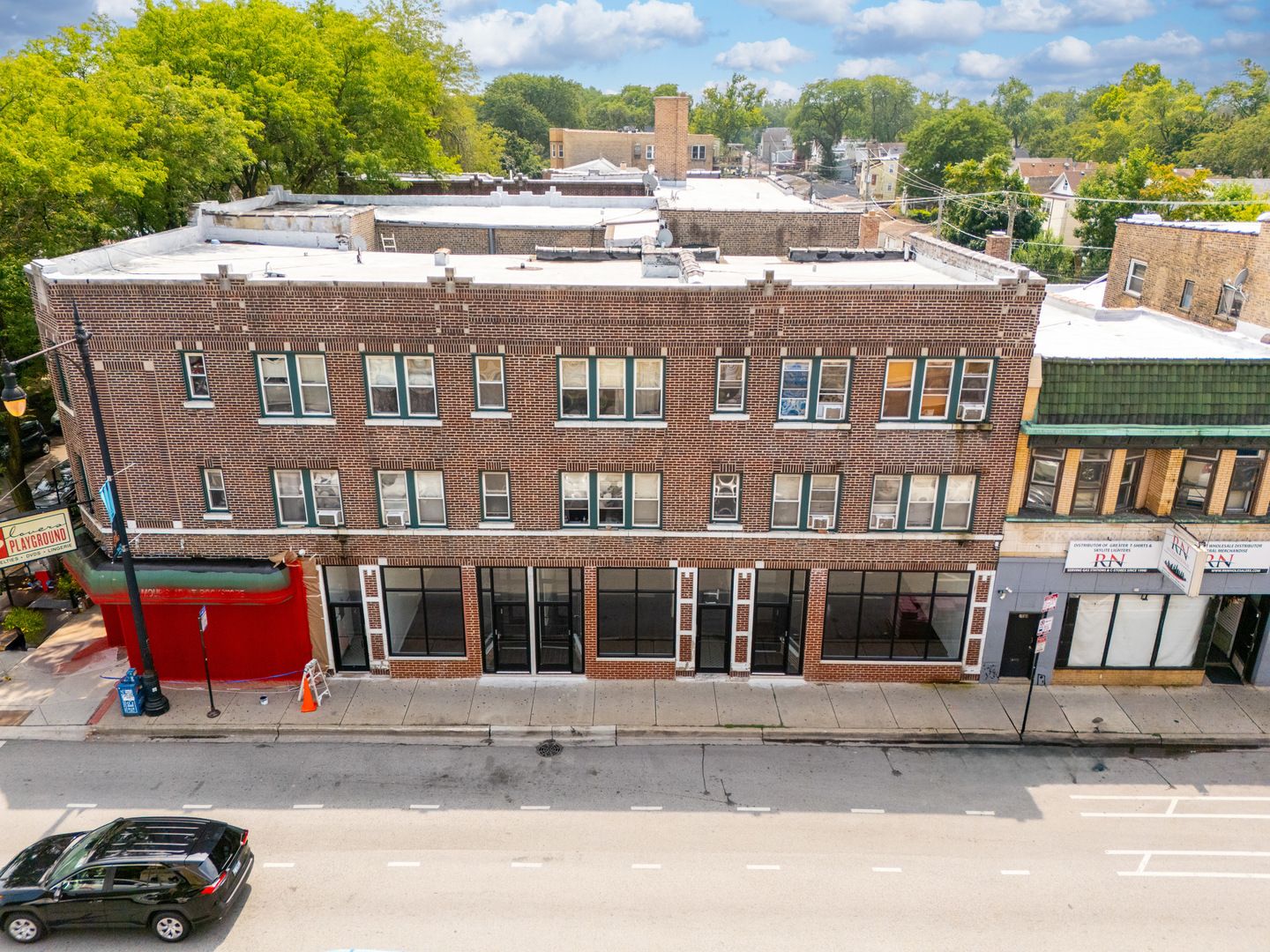3905 W Lawrence Avenue — Chicago, IL 60625