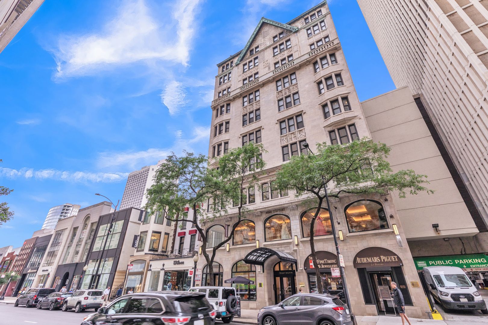 70 WALTON Street — Chicago, IL 60611