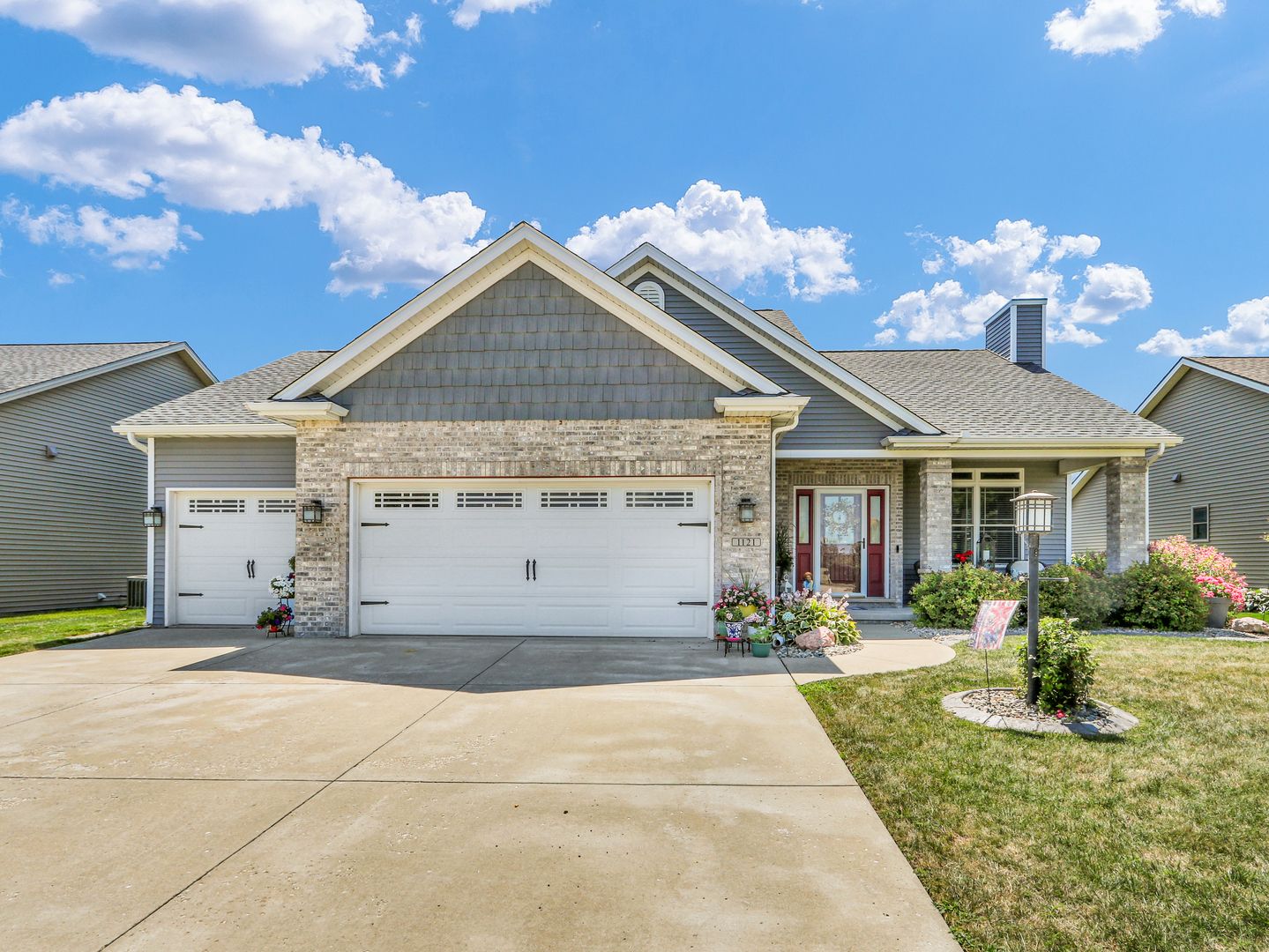 1121 Declaration Drive — Savoy, IL 61874