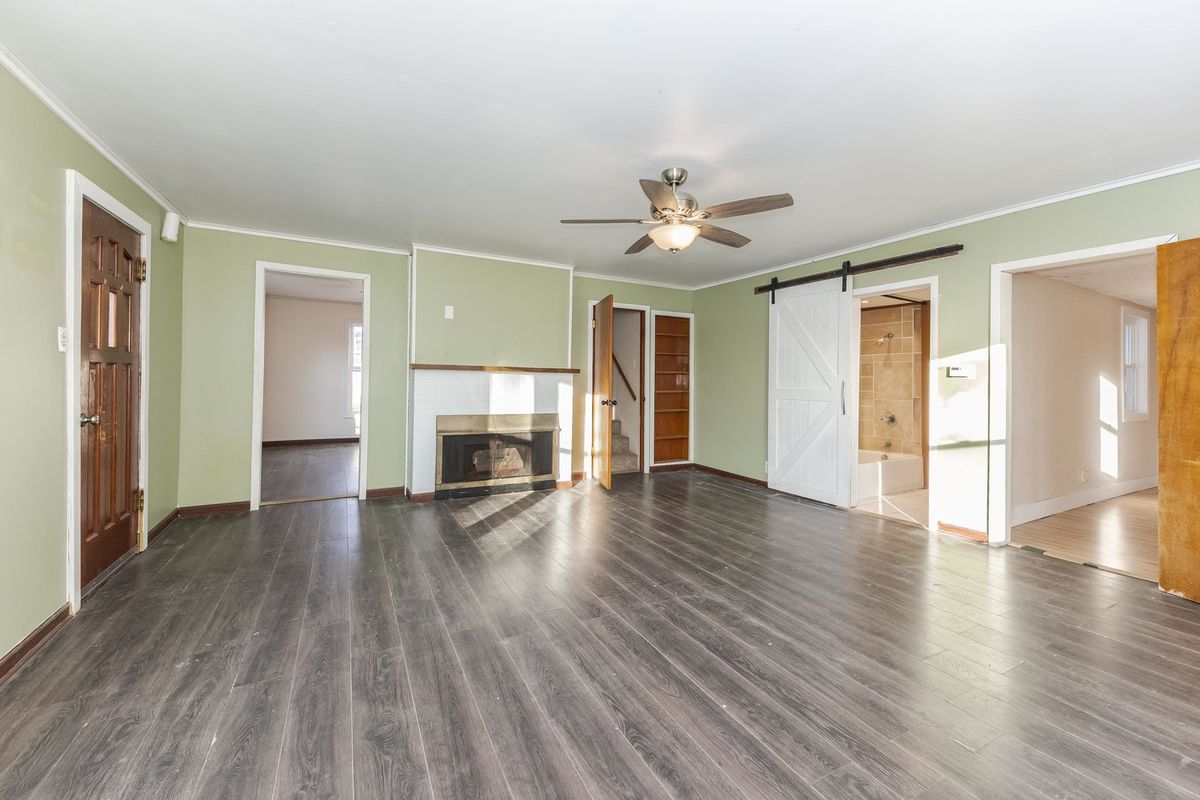 121 E James Street, Forrest, IL 61741