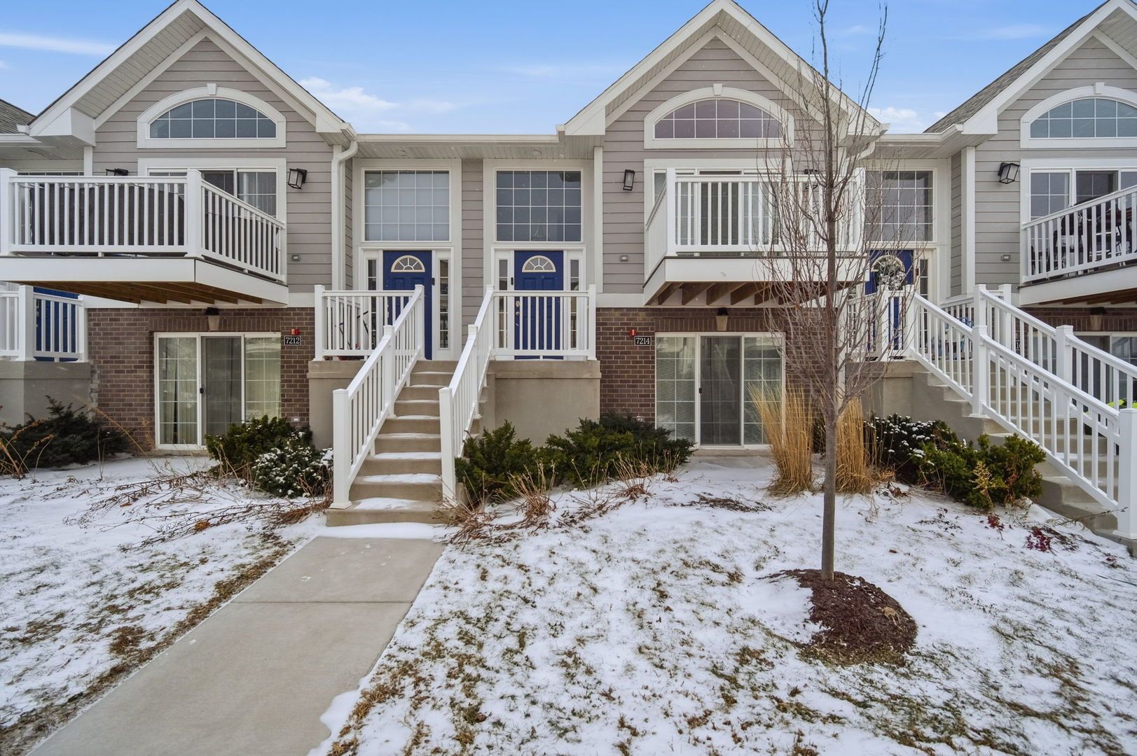 7214 Farmstead Lane — Hanover Park, IL 60133