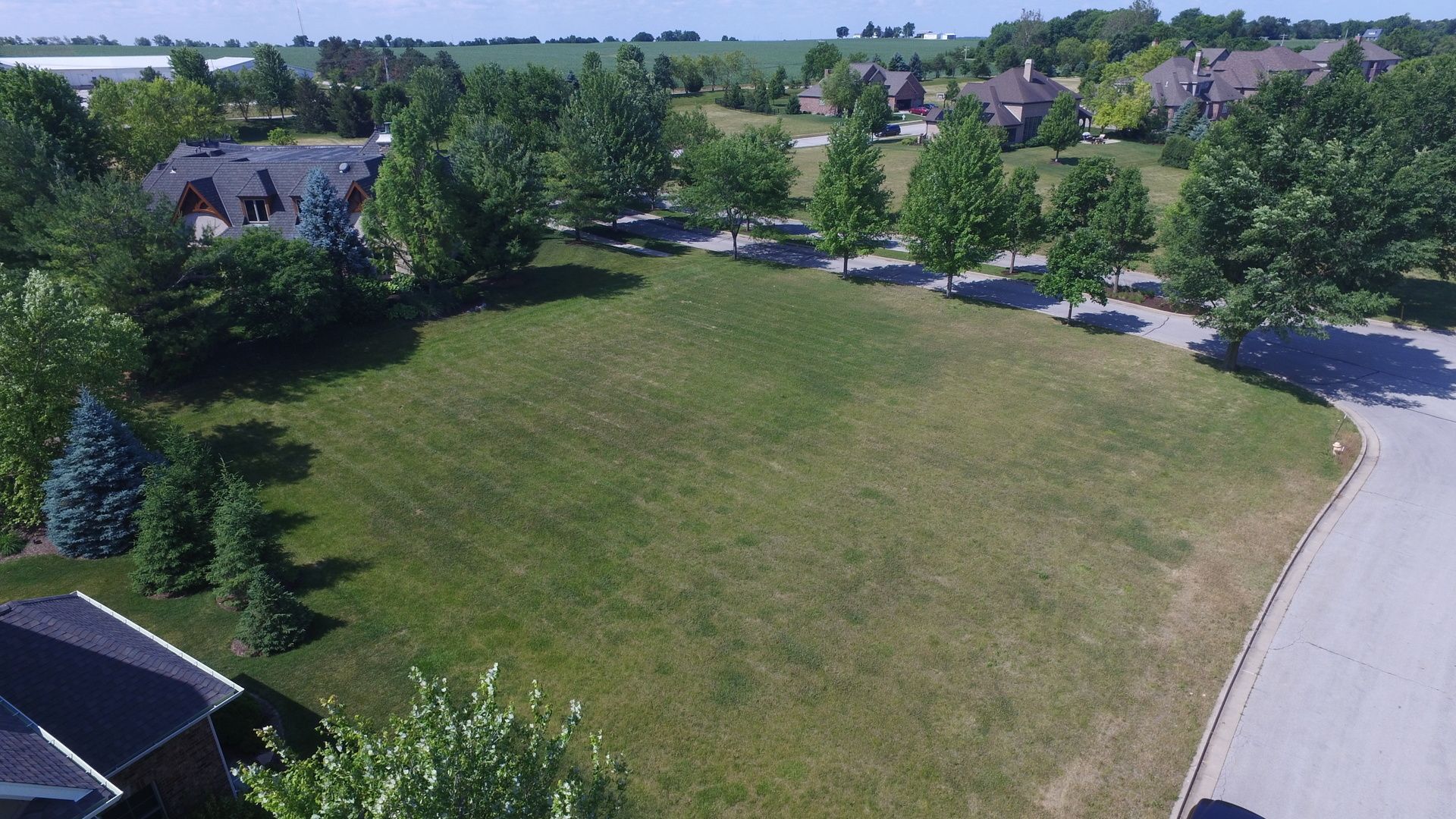 10330 N ATTINGHAM Park — Peoria, IL 61615