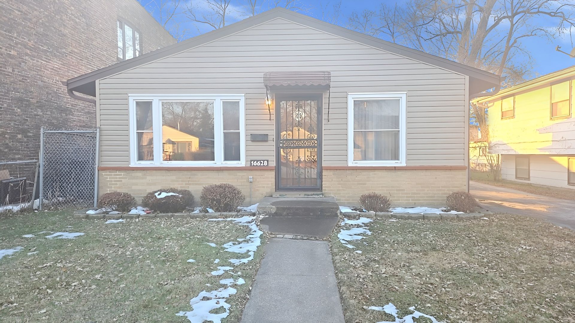 16628 Winchester Avenue — Markham, IL 60428